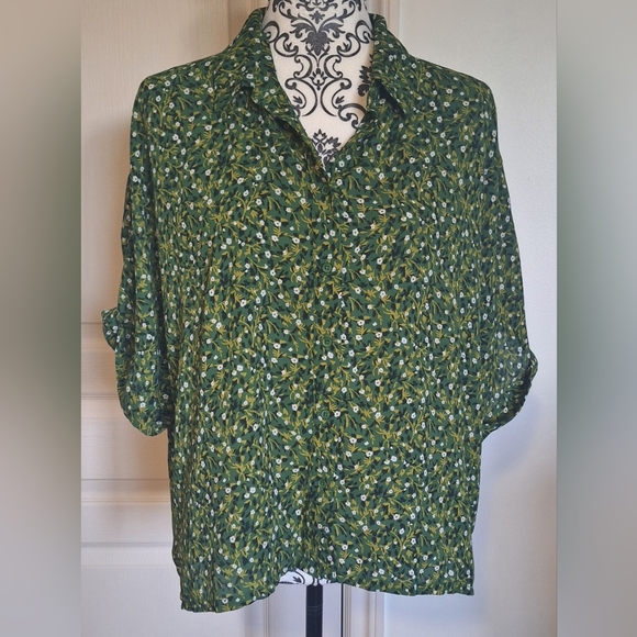 twik Tops - Twik size XL green & yellow floral button up top